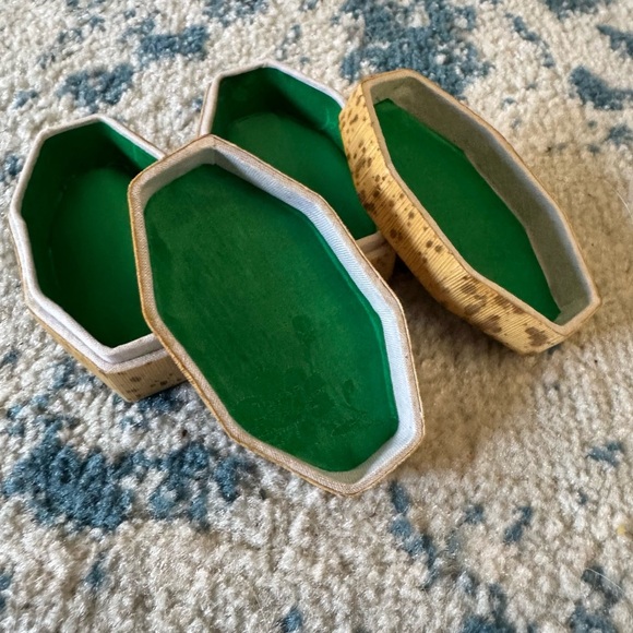 Two vintage bamboo trinket Asian boxes green silk lined hand painted small - Picture 3 of 8